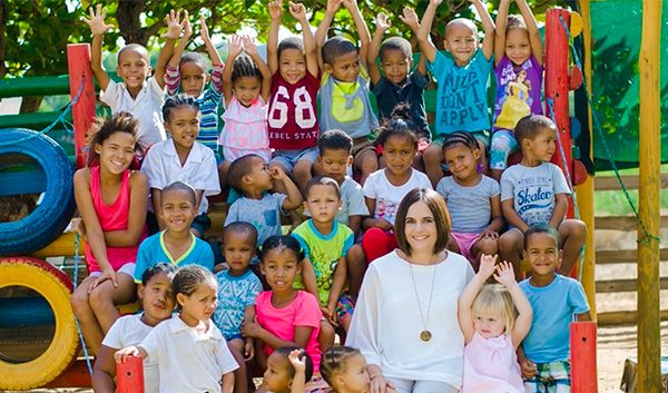 EDUCACION Educational image on sustainable farming practices and premium produce quality.