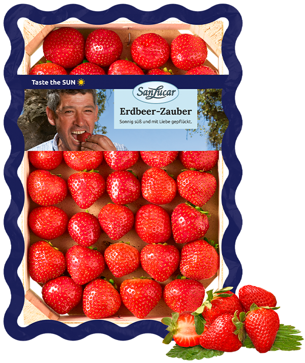 1kg of fresh, ripe strawberries in a rustic wooden crate, highlighting their vibrant color and natural sweetness.