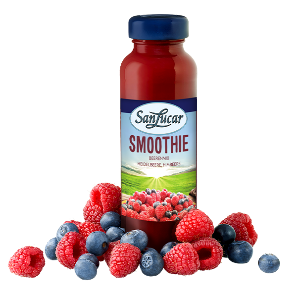 SanLucar smoothie bottle with a blend of mixed berries including raspberries and blueberries, surrounded by fresh raspberries and blueberries