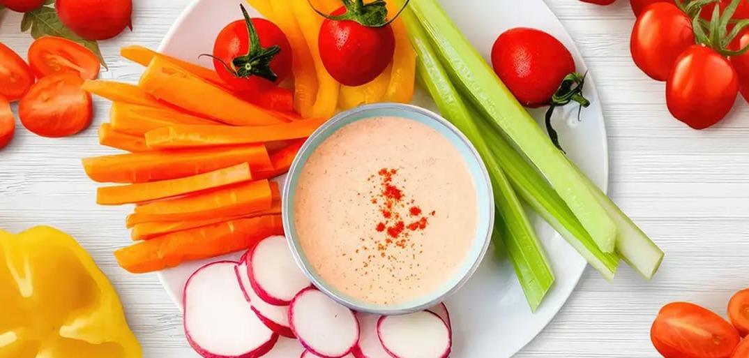 Spicy bell pepper yogurt dip – a creamy and flavorful dip made with fresh bell peppers and spices.