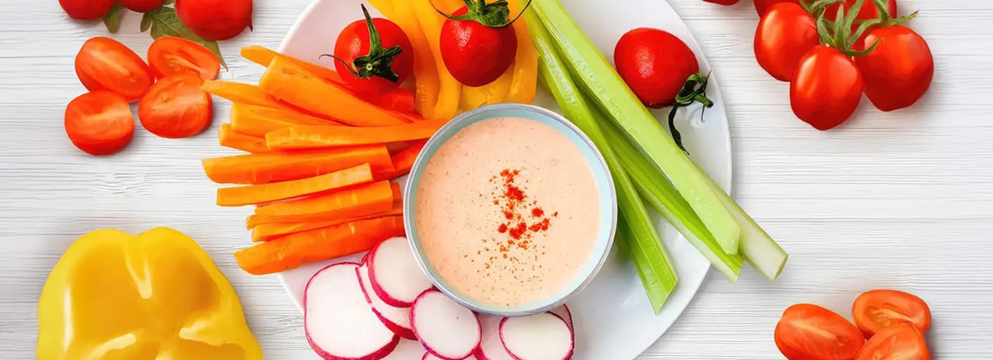 Spicy bell pepper yogurt dip – a creamy and flavorful dip made with fresh bell peppers and spices.