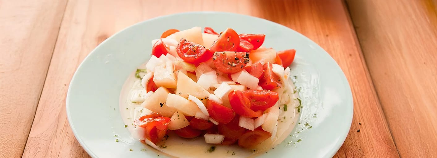 Summer melon and tomato salad – a refreshing, juicy, and vibrant dish perfect for warm days