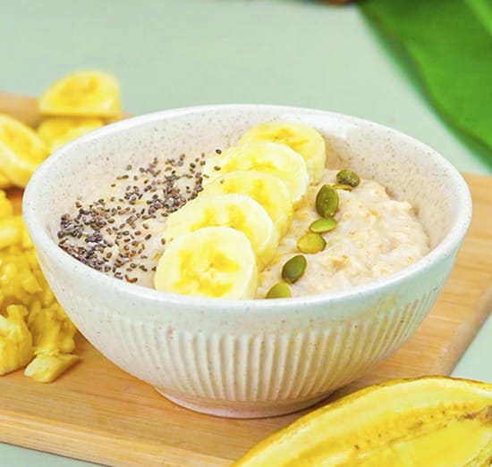 receta-banana Vibrant banana recipe featuring ripe bananas and wholesome ingredients for a nutritious snack.