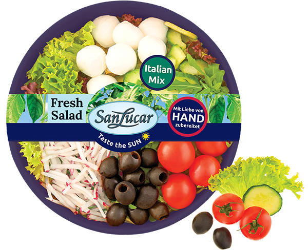 Italian mix salad – a fresh blend of crisp lettuce, leafy greens, and vegetables for a healthy meal.