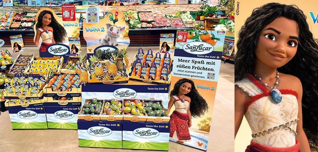 SanLucar Vaiana-themed fruit display, showcasing fresh produce with a vibrant and engaging presentation.