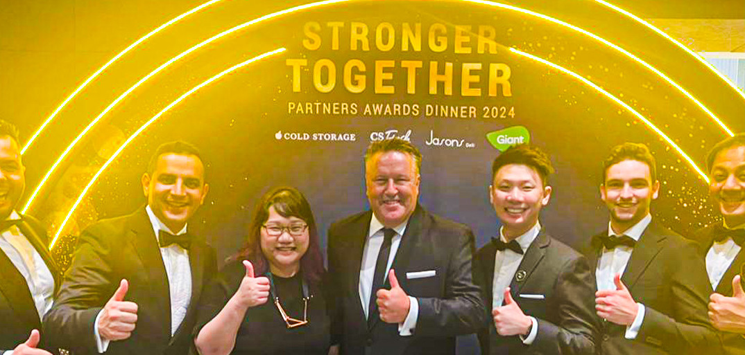 SanLucar receives an award in Singapore, recognizing excellence, sustainability, and innovation in the fresh produce industry.